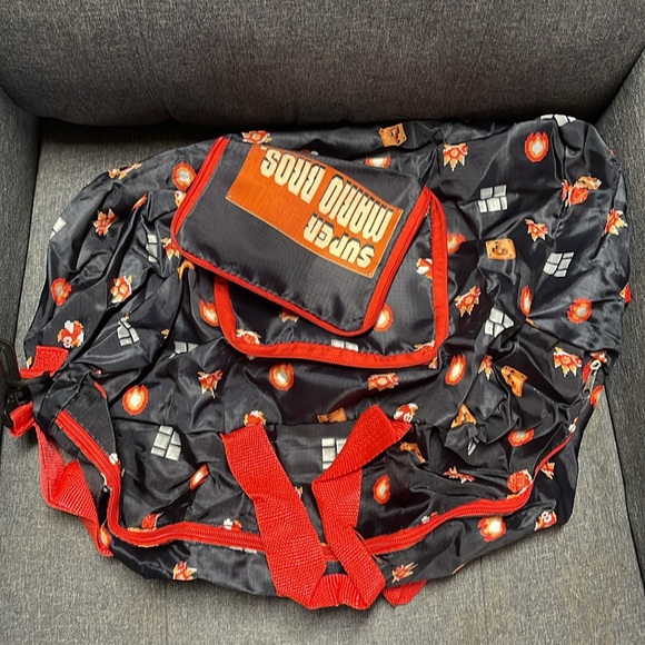 Culture Fly Nintendo Super Mario Foldable Weekend Bag - Picture 6 of 6